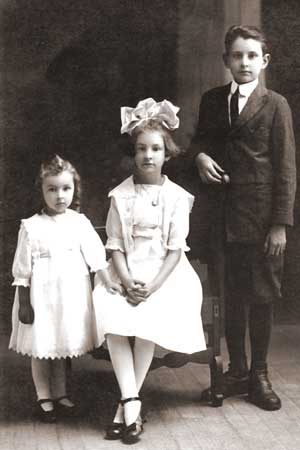 Generation 4. Esther (1914-1989), Jerrine (1909-2011) and Oliver (1906-1947) Freyermuth.