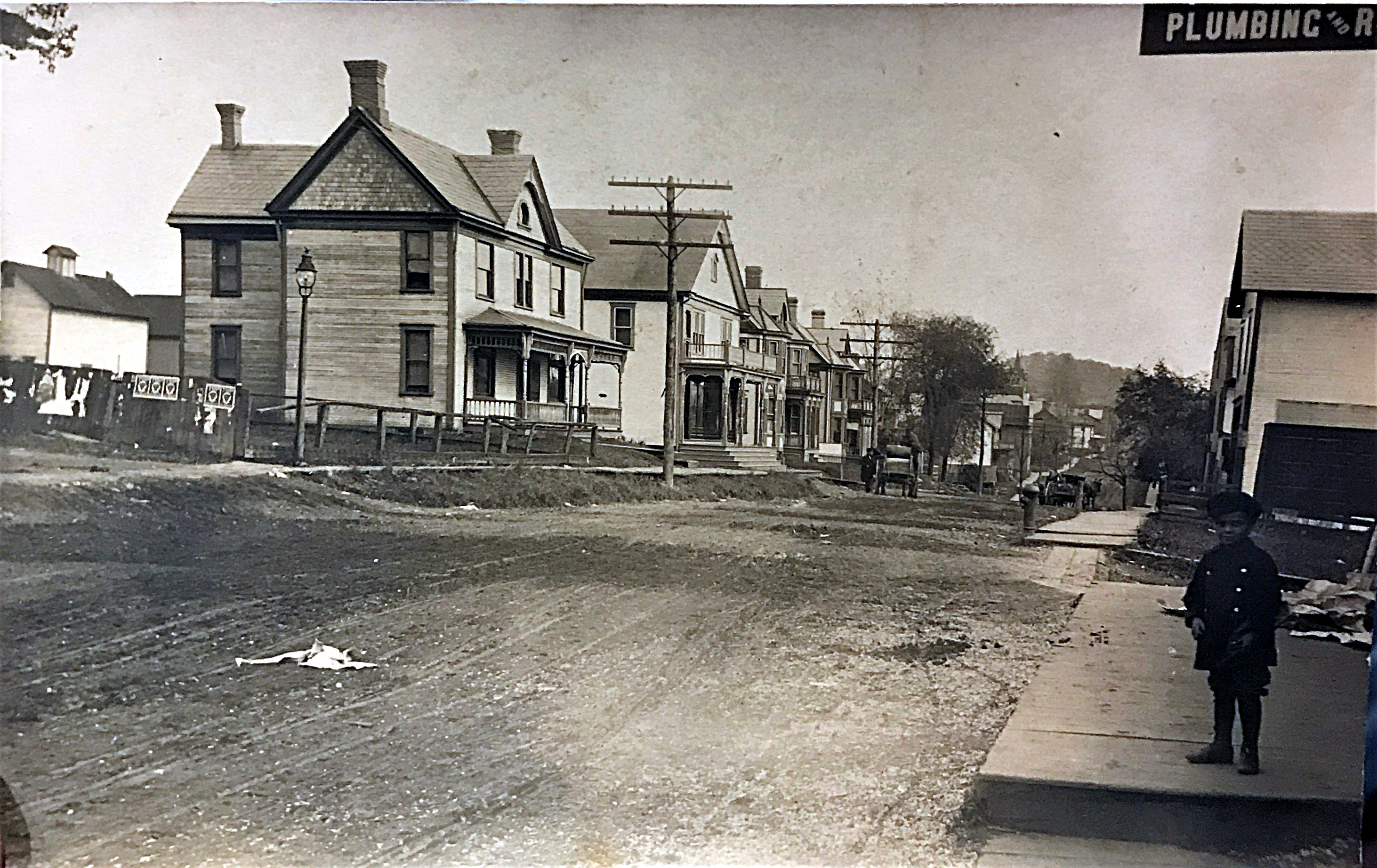 Main Street homes, 1909.